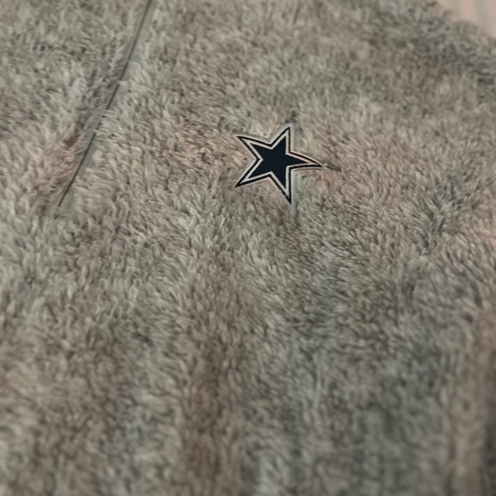 Gray Fleece Pullover with Star Logo
